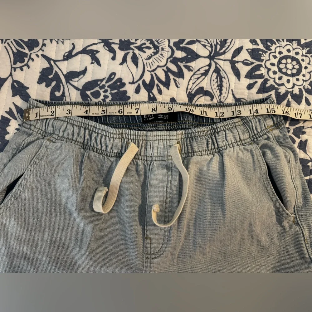 GAP Light Blue Women’s Denim Wide Leg High-Rise Pants. Size medium. - Picture 3 of 6